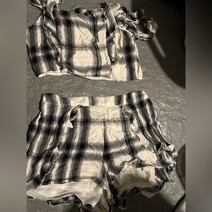 Two Piece Cropped Short Outfit American Eagle Size Large.
